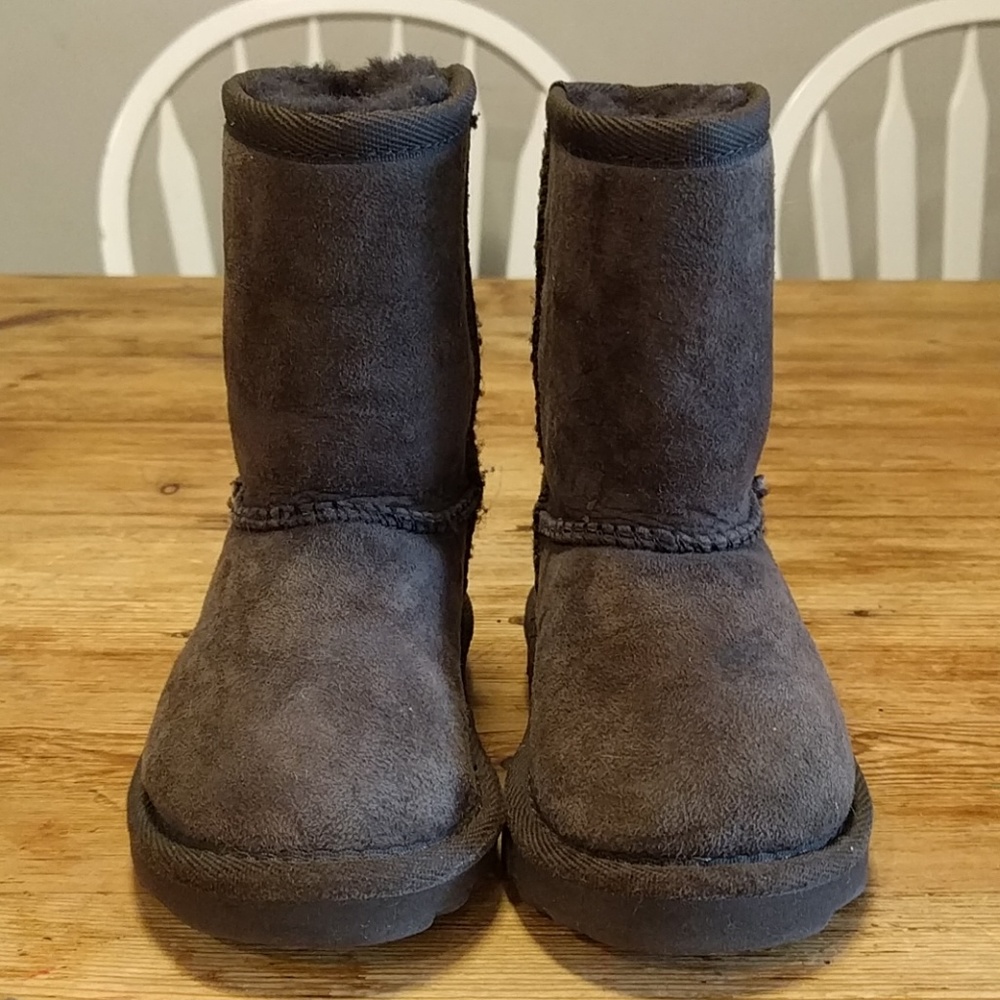 Toddler UGGs **7**